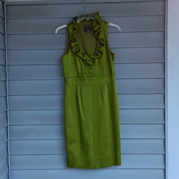 NWOT Taylor from Nordstrom Olive Green Dress with Ruffle, P2P 20" - Picture 3 of 7